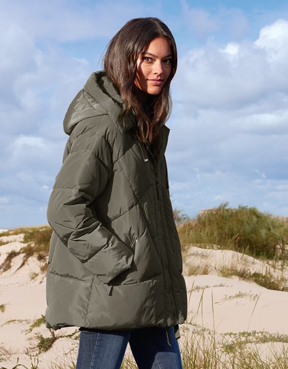 Donsjassen: het juiste model voor elk figuur - oversized donsmatel